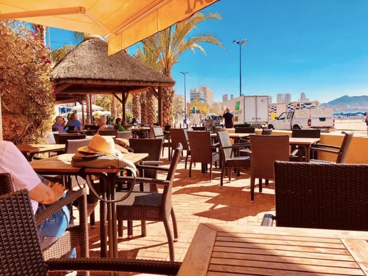 Luxurioeses Apartment In Benidorm Mit Pool Екстер'єр фото